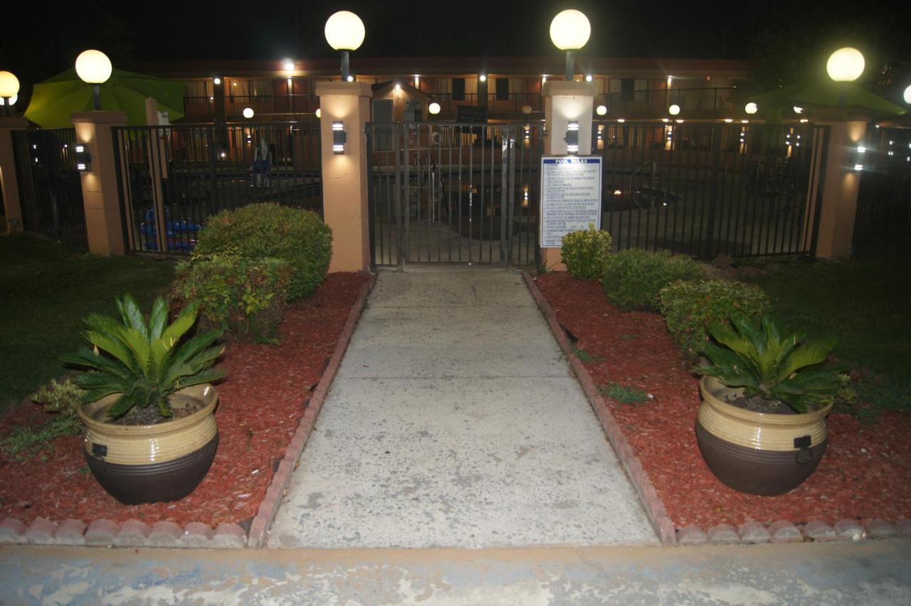 Days Inn By Wyndham Durham/Near Duke University Exterior foto