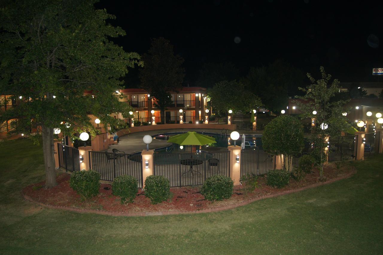 Days Inn By Wyndham Durham/Near Duke University Exterior foto